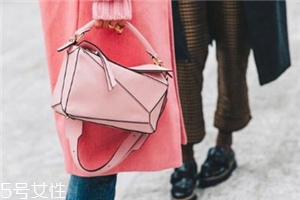 loewe和bv哪個(gè)檔次高？著名奢侈品牌間的對(duì)決