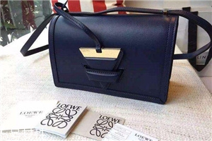 loewe在哪兒買便宜？西班牙皇室品牌