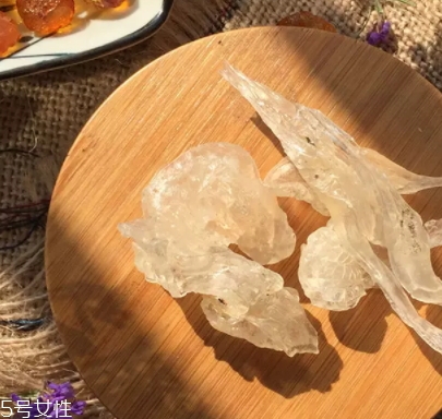 雪燕可以生吃嗎？雪燕沒(méi)煮熟可以吃嗎？