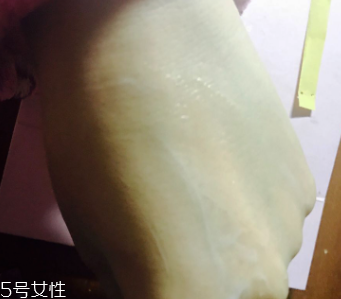 悅詩風(fēng)吟乳液為什么搓泥？吸收度一般