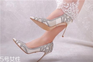 badgley mischka鞋子在哪買？美到挪不開眼的藝術品