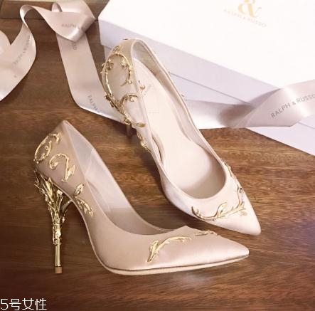 sophia webster是什么檔次？新星設(shè)計(jì)師圓你公主夢(mèng)