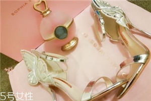 sophia webster是奢侈品嗎？在足間翩然起舞