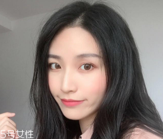 春天適合什么顏色口紅？首選活力西柚色