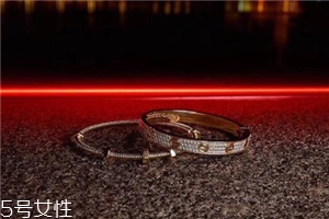 卡地亞手鐲會有劃痕嗎？一生摯愛的象征
