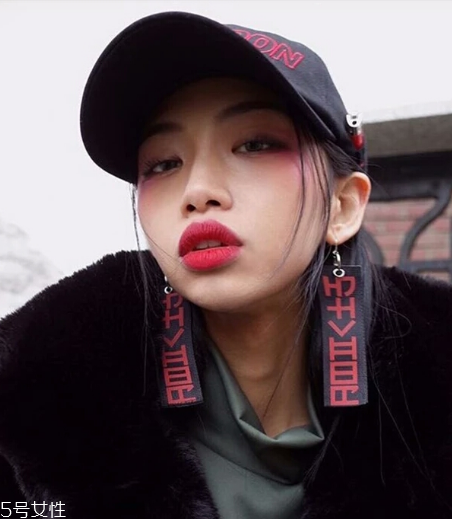 女生怎么穿有個性？做個性感又迷人的酷girl