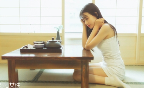 乳液可以涂在眼周圍嗎？