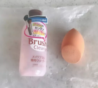 美妝蛋能用洗面奶洗嗎？洗面奶洗不掉彩妝