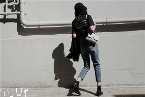 牛仔褲可以干洗嗎？仔細(xì)閱讀牛仔褲標(biāo)牌