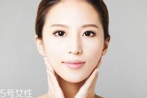 美白產(chǎn)品白天用好還是晚上用好？白天可以用