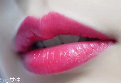 dior迪奧520和567哪個(gè)好看？