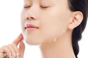 長痘痘可以敷玻尿酸面膜嗎？幫助痘肌恢復(fù)