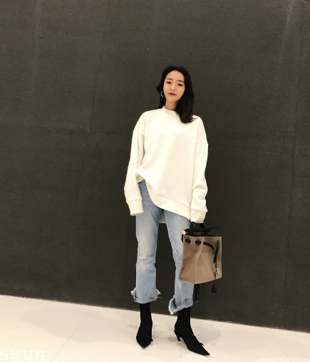 牛仔褲用什么泡不掉色？洗前先用鹽水浸泡