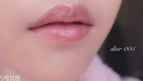 迪奧005和004哪個好看？