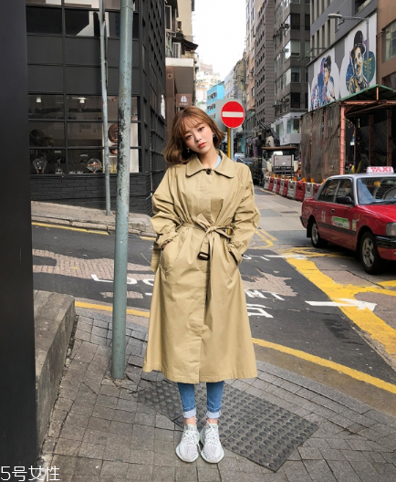 風(fēng)衣搭配什么鞋子？早春美出新高度
