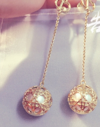 dior迪奧耳環(huán)什么材質(zhì)？