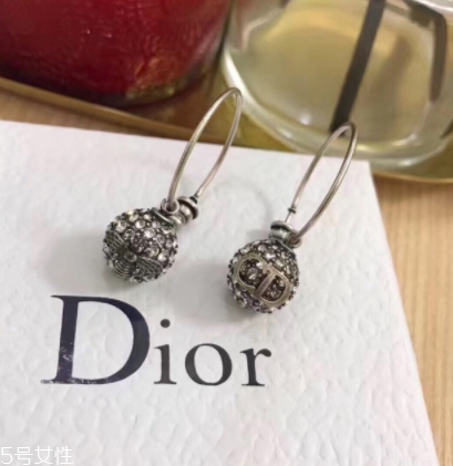 dior迪奧耳環(huán)多少錢？
