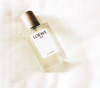 LOEWE001香水多少錢？LOEWE001香評