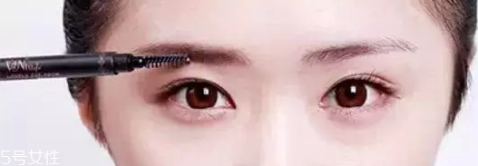 眉粉怎么選顏色好看？淺咖色不挑膚色