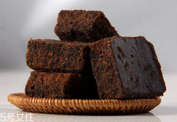 阿膠黑糖經(jīng)期可以喝嗎？最好少喝