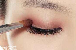 眉粉可以當(dāng)眼影粉用嗎？完全可以