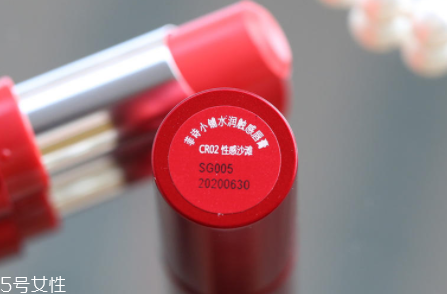 菲詩小鋪豆沙色和沙灘色哪個好看？沙灘色更成熟