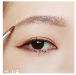 眉粉怎么畫眉毛好看？這么用眉妝超完美