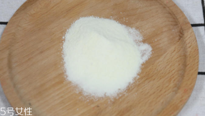 愛他美奶粉哪個版本好？白金版表現(xiàn)出色