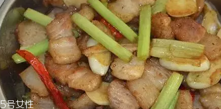 花椰菜炒肉怎么做好吃？這么做簡單又美味