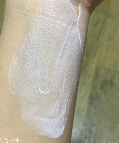 碧柔和悅詩風吟防曬哪個好 平價水潤防曬