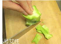 花椰菜怎么切？把整莖切掉最好炒