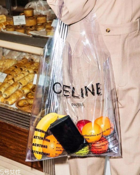 celine塑料袋多少錢？被代購炒翻天塑料包