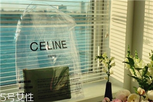 celine塑料袋多少錢？被代購炒翻天塑料包