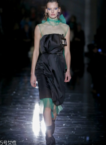 prada2018秋冬系列好看嗎_款式有哪些？