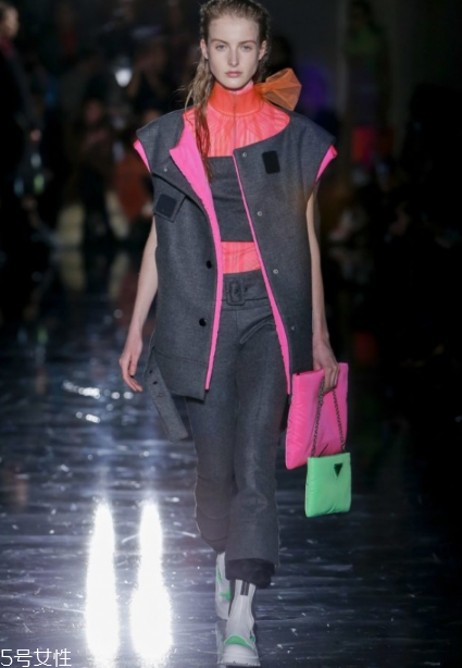 prada2018秋冬系列好看嗎_款式有哪些？