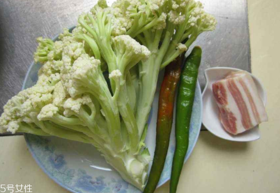 花菜不熟會(huì)中毒嗎？不要這樣嘗試