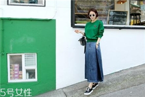 衛(wèi)衣搭配牛仔裙好看嗎？瞬間減齡變少女