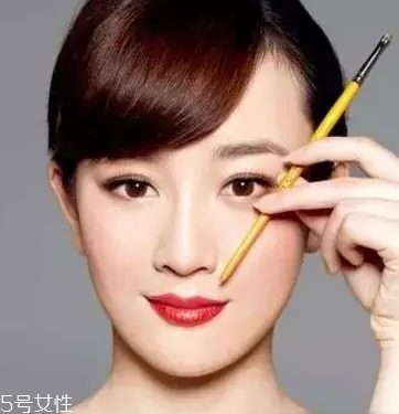 怎么化標(biāo)準(zhǔn)眉？三點(diǎn)法打造親和眉形