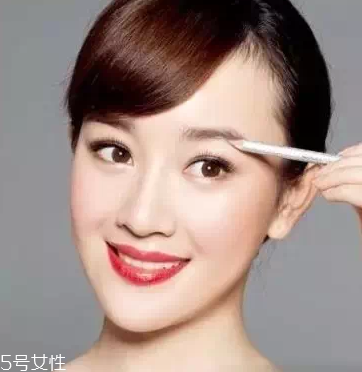 怎么化標(biāo)準(zhǔn)眉？三點(diǎn)法打造親和眉形
