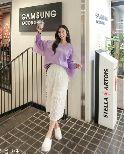 紫色衛(wèi)衣怎么搭配？流行色助你成為時尚女王