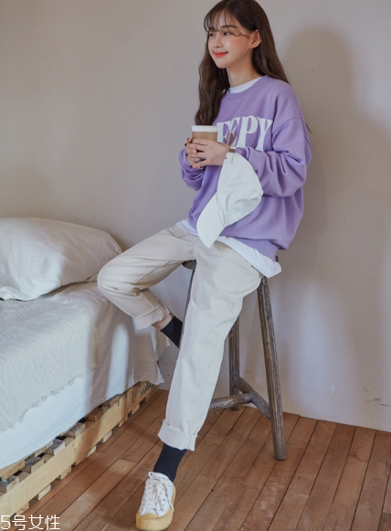 紫色衛(wèi)衣怎么搭配？流行色助你成為時尚女王