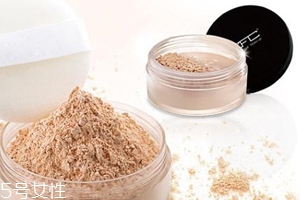 定妝粉用多了會怎么樣？妝效厚重不透氣