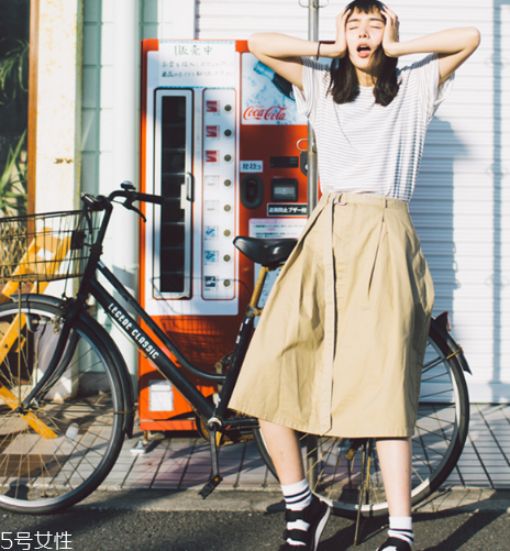 鹽系女生怎樣穿搭？清新無(wú)公害的鄰家女孩