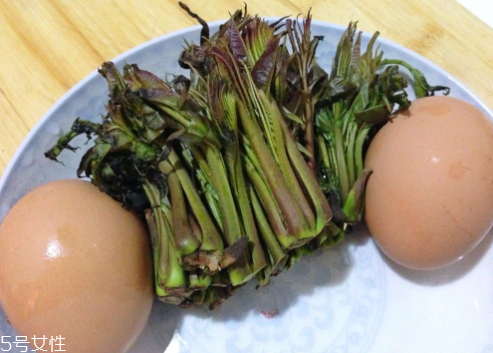 香椿吃了上火嗎？怕上火吃涼拌香椿