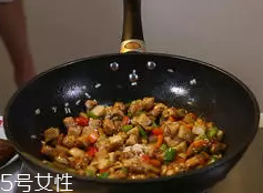 杏鮑菇怎么洗才干凈？鹽水泡泡輕松去污