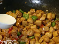 杏鮑菇怎么洗才干凈？鹽水泡泡輕松去污