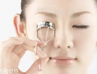 怎么刷睫毛膏才翹才長(zhǎng)？8個(gè)步驟刷出動(dòng)人電眼