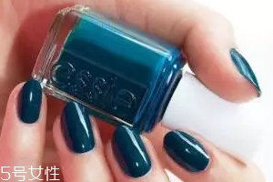 綠色指甲油顯手黑嗎？反光深綠色適合黃皮