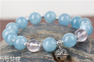 藍水晶手鏈多少錢？普通的百元以內(nèi)