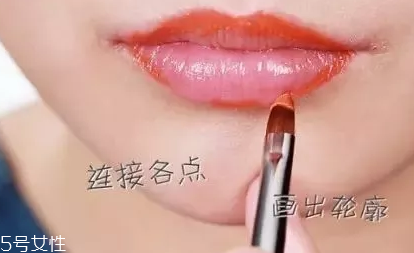 口紅干了嘴脫皮怎么辦？4步打造水潤雙唇